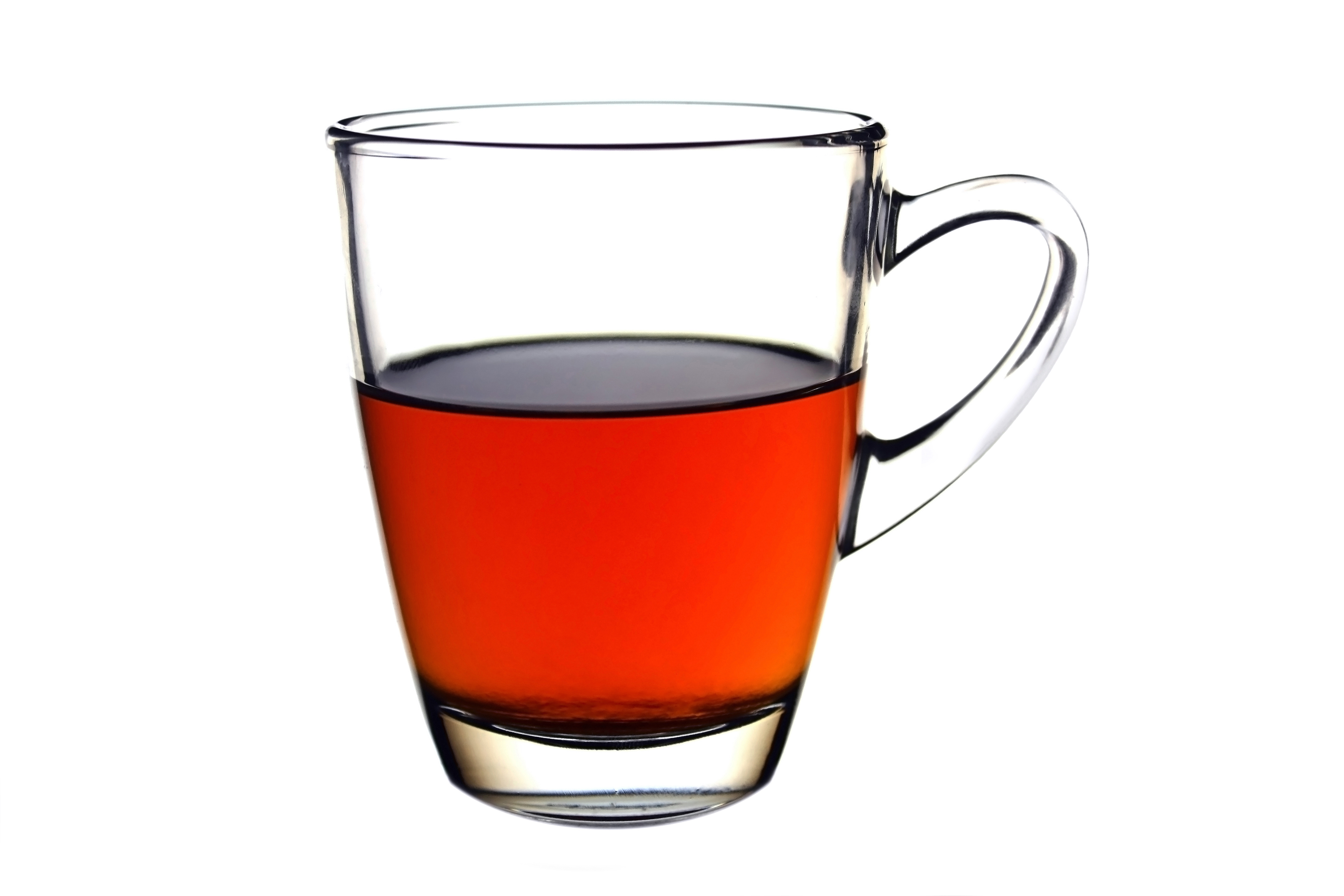 Стакан черного чая. Чай в стакане. Кружка чай. Чай в стакане на белом фоне. Чай в прозрачном стакане.
